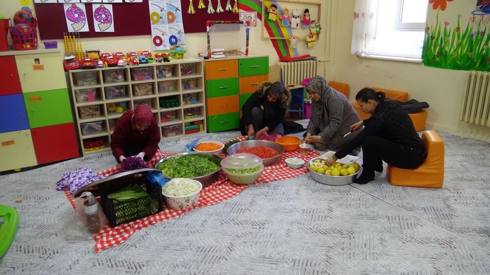 Ermeneke En Uzak Koyde Ogrencilere Iftar Yemegi (3)