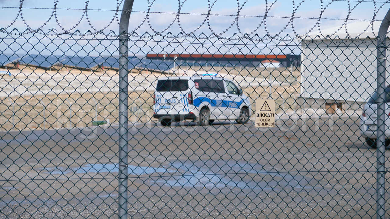 Gunes Enerji Santralindeki Idari Binanin Catisinda Yangin1