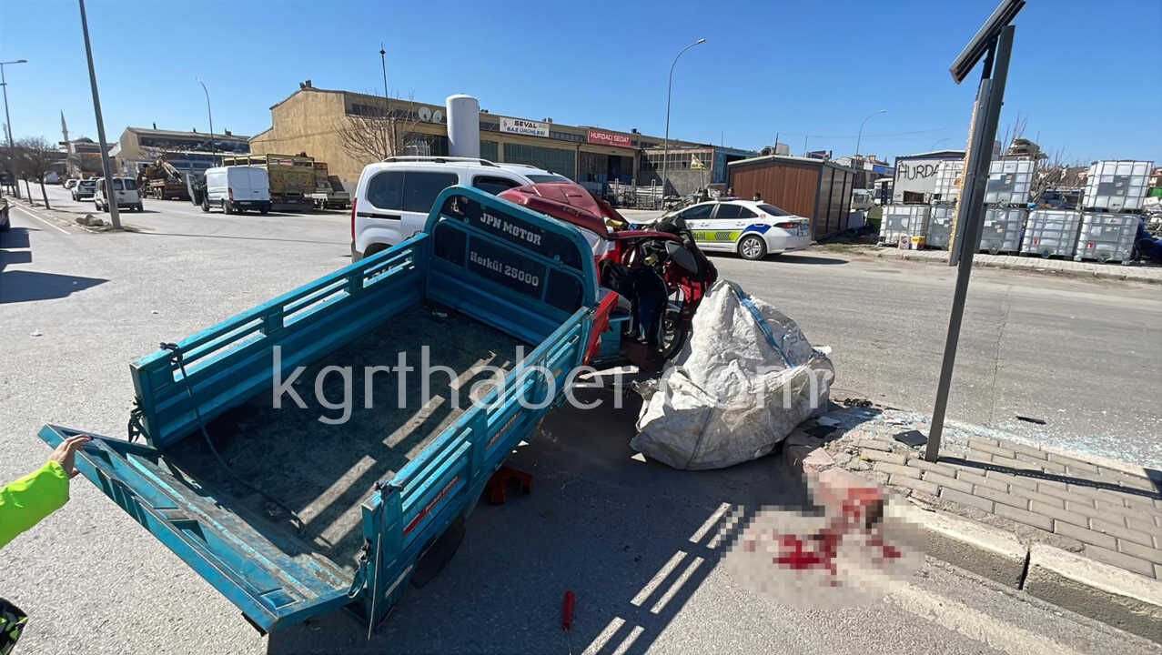 Karamanda 1 Kisinin Agir Yaralandigi Kaza Kamerada0