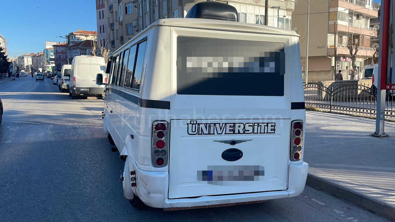 Karamanda 3 Aracli Kaza Otomobil Kaza Yerinden Gitti1