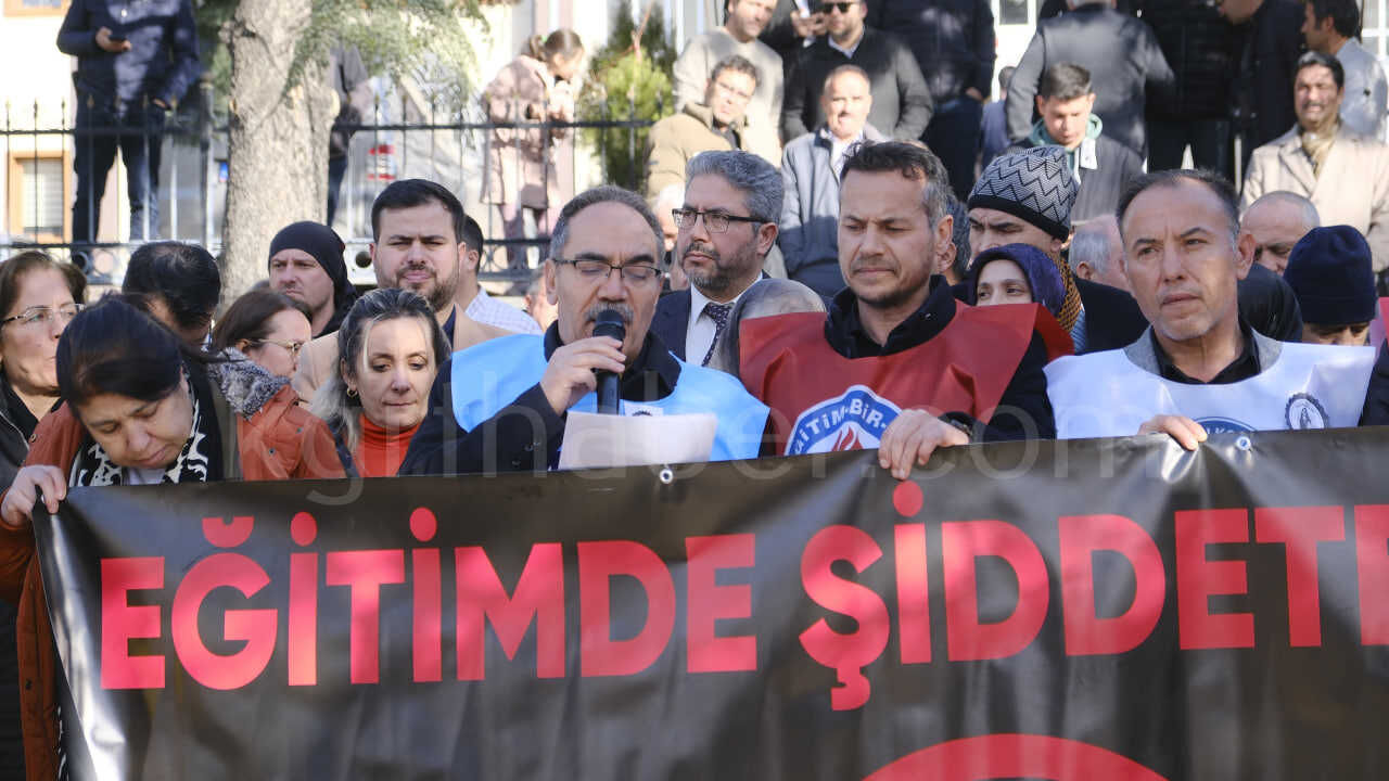 Karamanda Egitim Sendikalarindan Ortak Tepki Okulda Siddete Hayir4