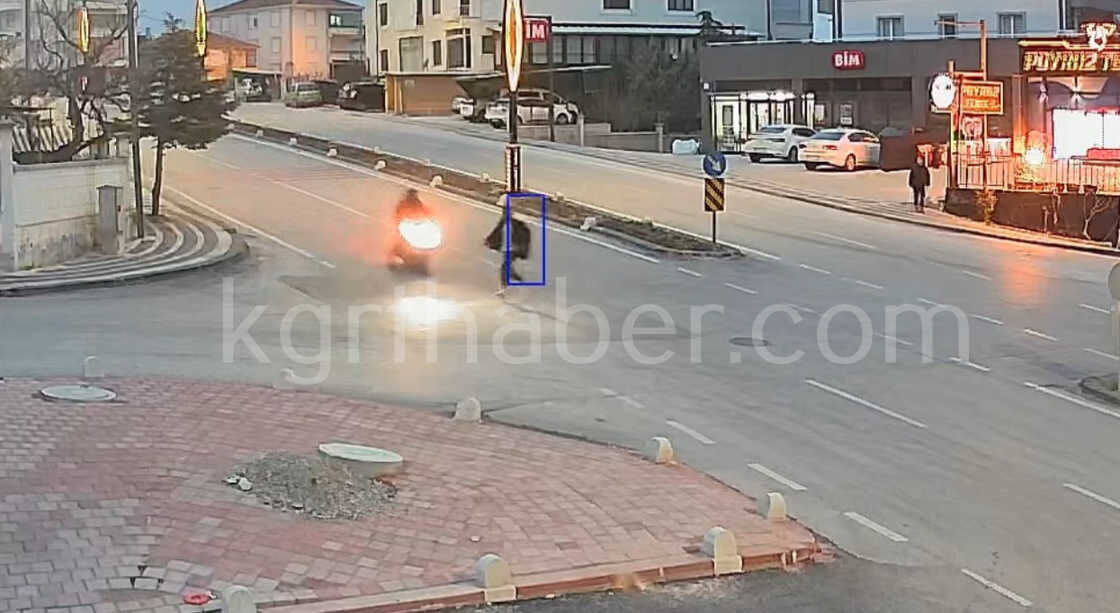 Karamanda Feci Kaza Ani Kamerada Yaya Havada Savruldu 2 Yarali4