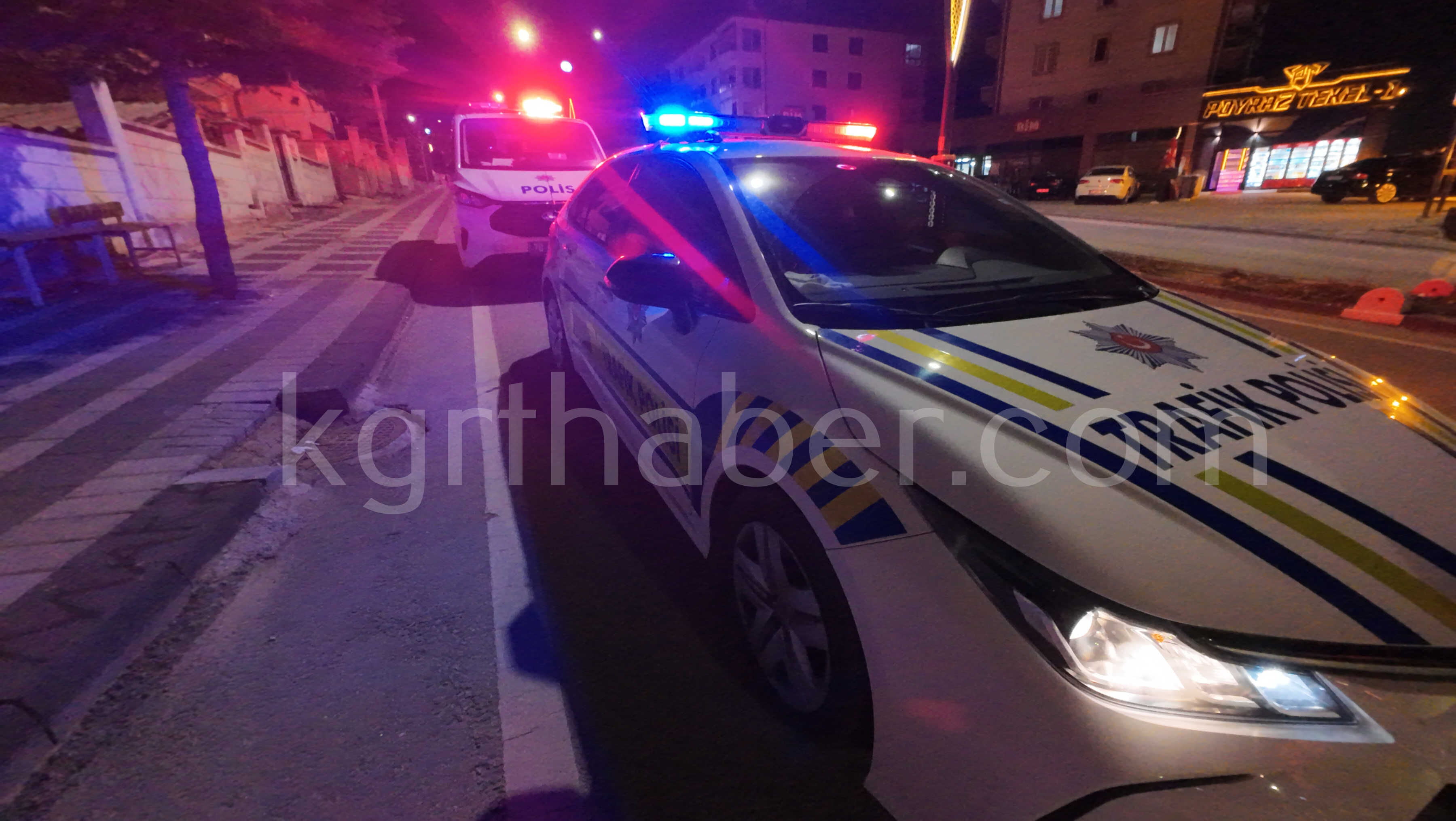 Karamanda Feci Kaza Ani Kamerada Yaya Havada Savruldu 2 Yarali5