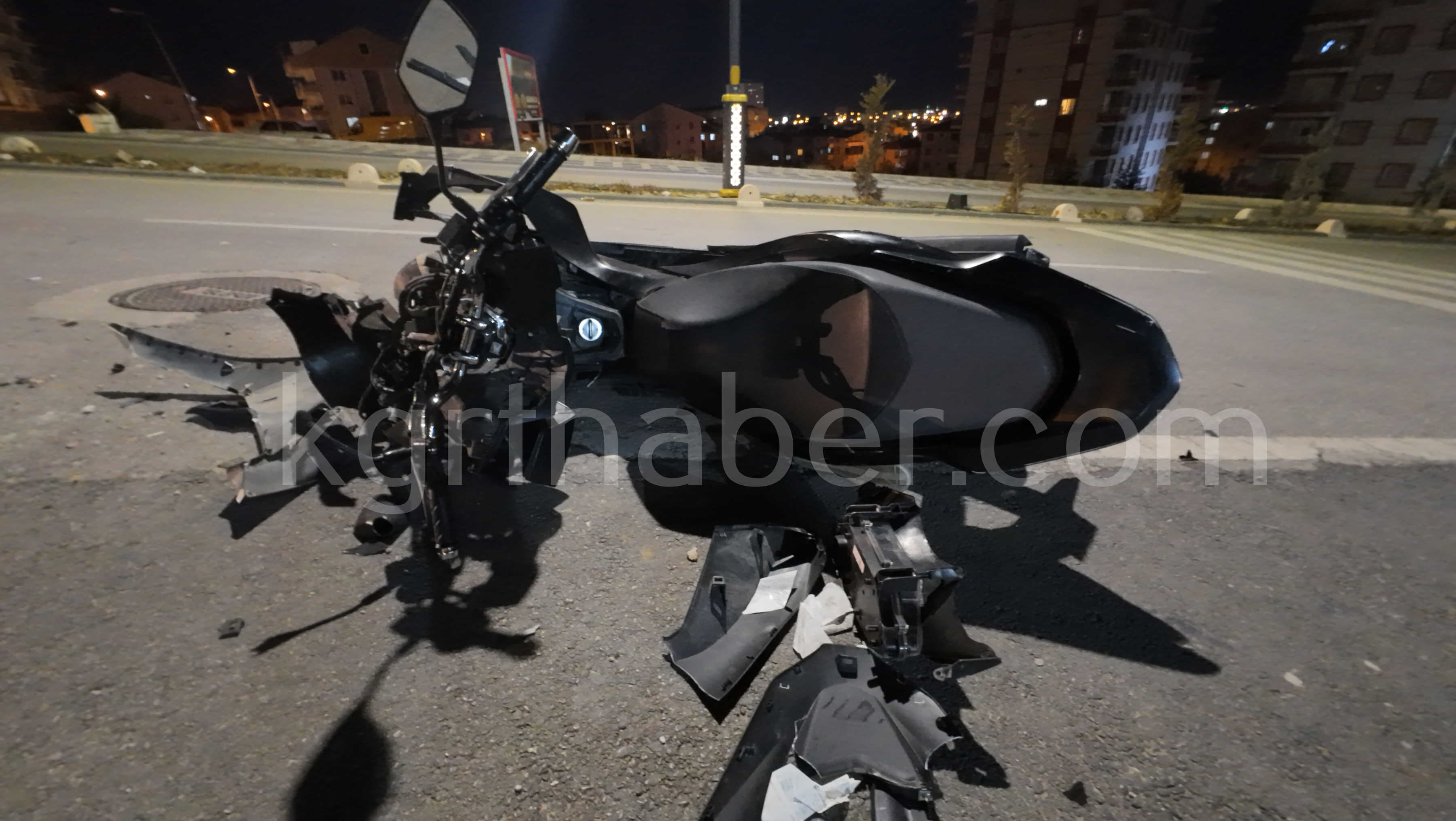 Karamanda Feci Kaza Ani Kamerada Yaya Havada Savruldu 2 Yarali7