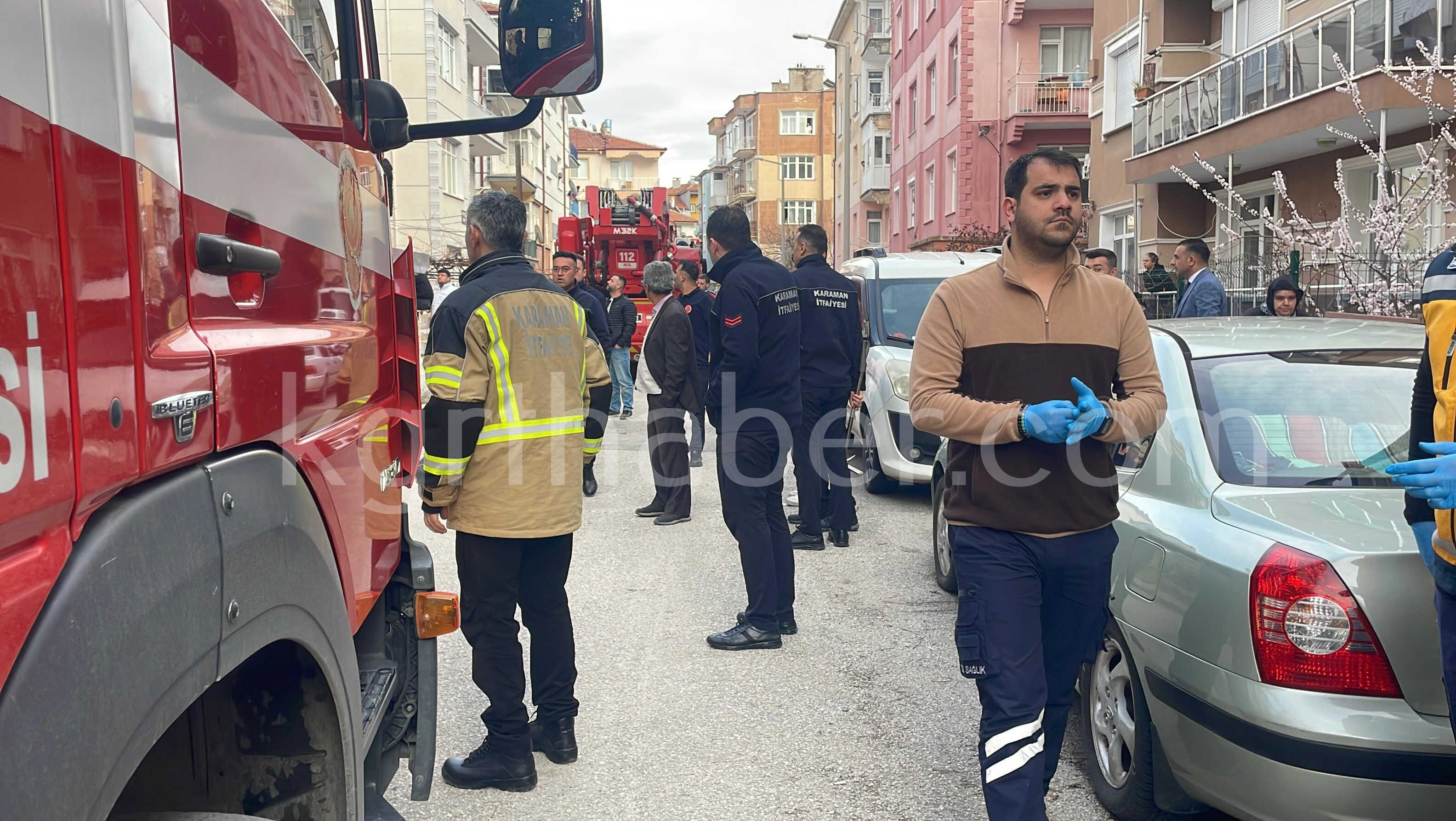 Karamanda Hareketli Dakikalar Kendini Yakmaya Calisan Sahis Ekipleri Alarma Gecirdi2