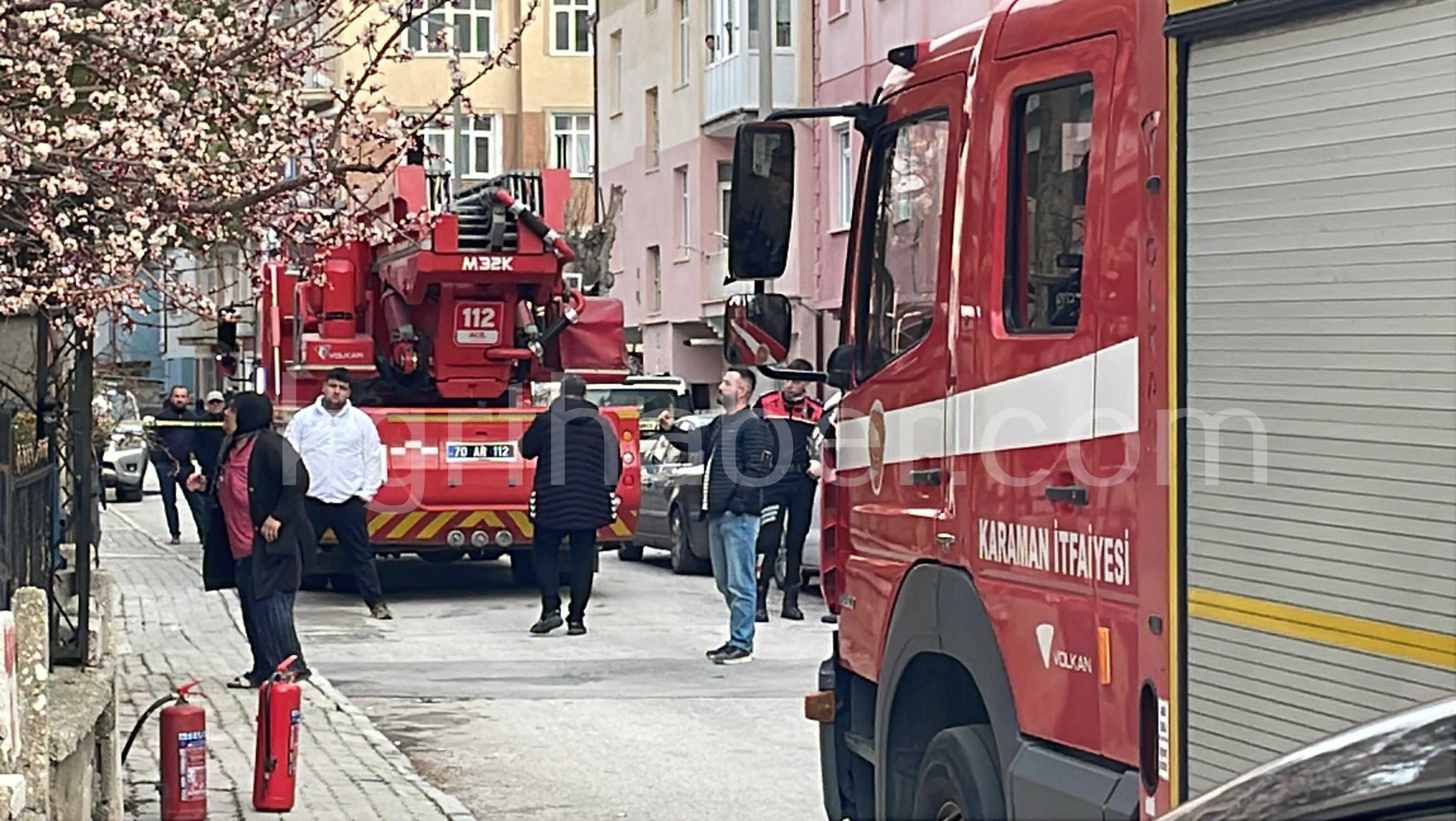 Karamanda Hareketli Dakikalar Kendini Yakmaya Calisan Sahis Ekipleri Alarma Gecirdi4