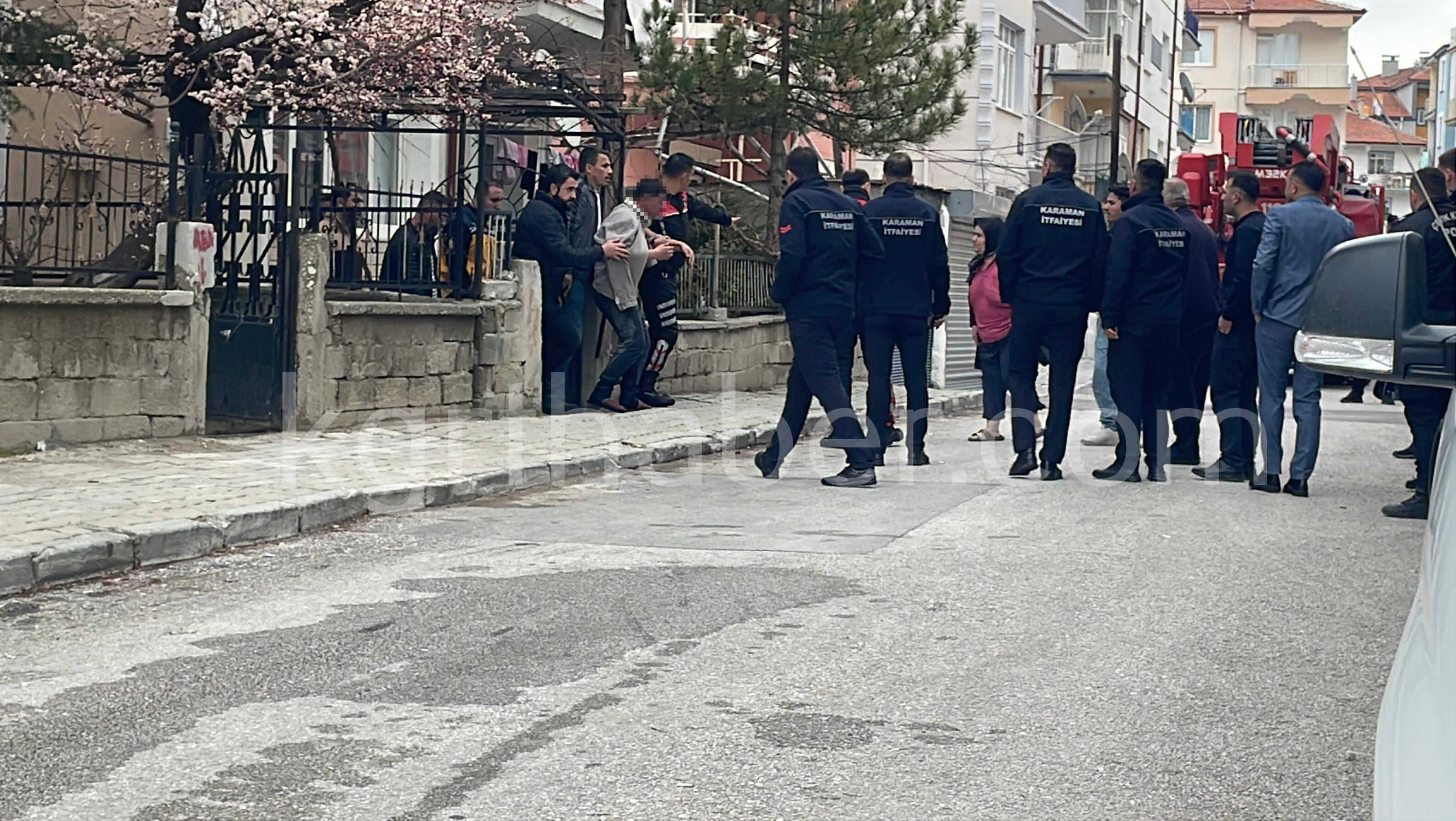 Karamanda Hareketli Dakikalar Kendini Yakmaya Calisan Sahis Ekipleri Alarma Gecirdi6