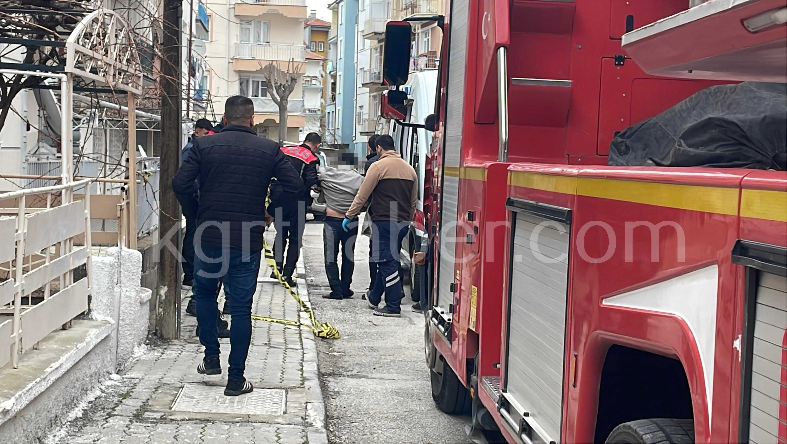 Karamanda Hareketli Dakikalar Kendini Yakmaya Calisan Sahis Ekipleri Alarma Gecirdi7