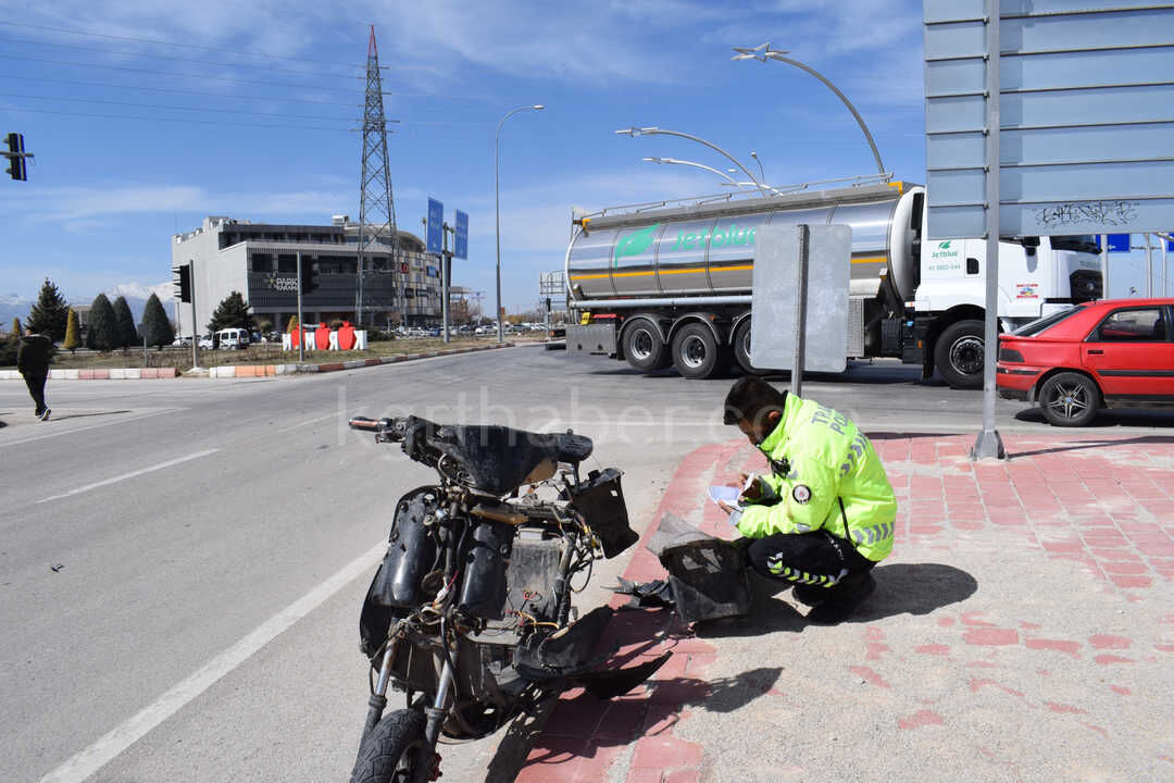 Karamanda Kaza Yapan Taraflara Ceza Yagdi Motosiklete 126 Bin Otomobile 5 Bin Lira Ceza5