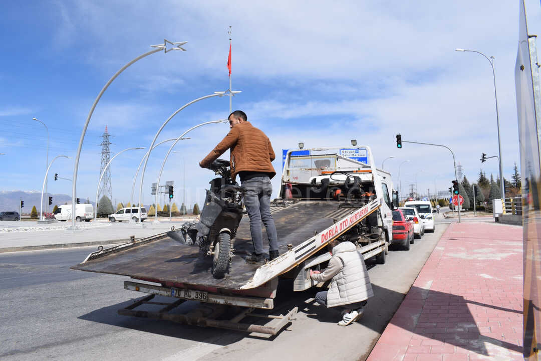 Karamanda Kaza Yapan Taraflara Ceza Yagdi Motosiklete 126 Bin Otomobile 5 Bin Lira Ceza8