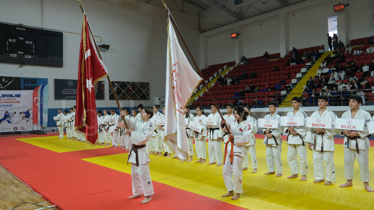 Karamanda Okul Sporlari Yildizlar Judo Turkiye Birinciligi Heyecani Basladi15