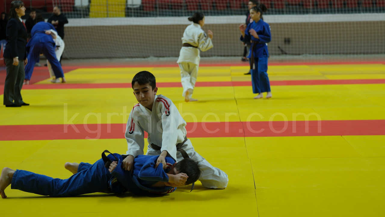 Karamanda Okul Sporlari Yildizlar Judo Turkiye Birinciligi Heyecani Basladi18