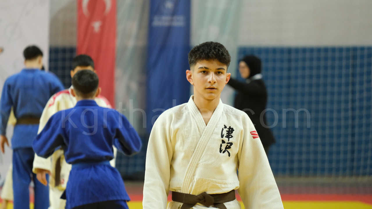 Karamanda Okul Sporlari Yildizlar Judo Turkiye Birinciligi Heyecani Basladi8