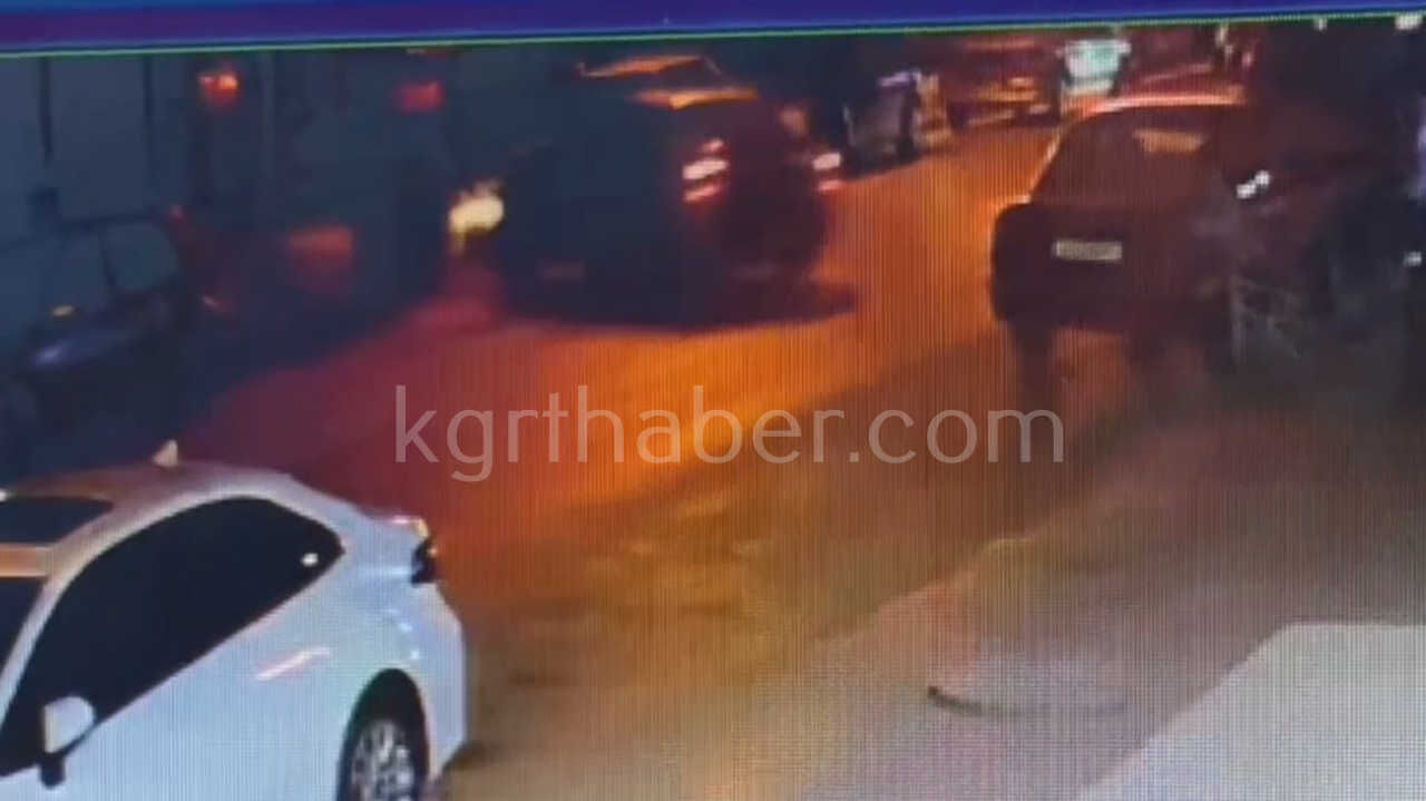 Karamanda Park Halindeki Araca Carpan Otomobil Kamerada 2 Yarali1