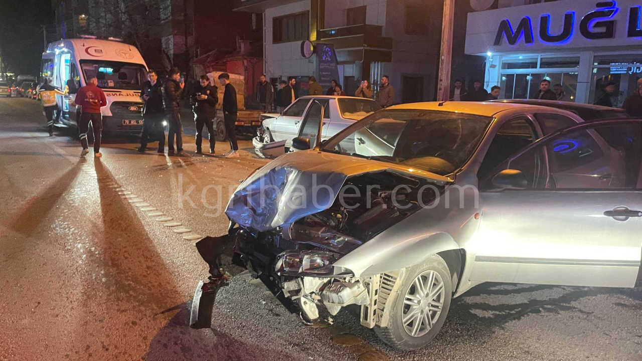 Karamanda Park Halindeki Araca Carpan Otomobil Kamerada 2 Yarali5