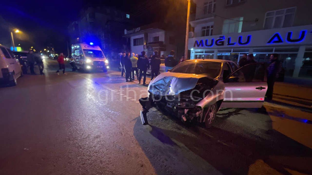 Karamanda Park Halindeki Araca Carpan Otomobil Kamerada 2 Yarali7