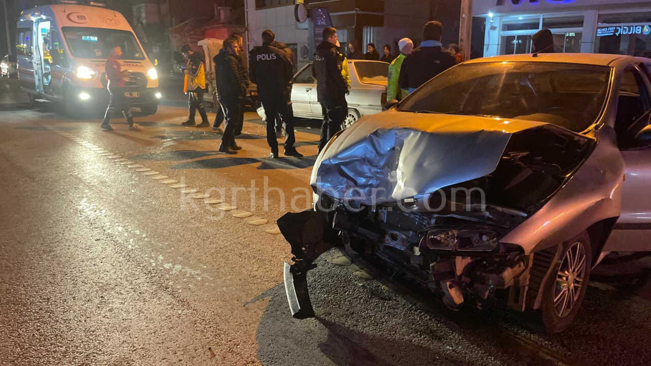 Karamanda Park Halindeki Araca Carpan Otomobil Kamerada 2 Yarali9