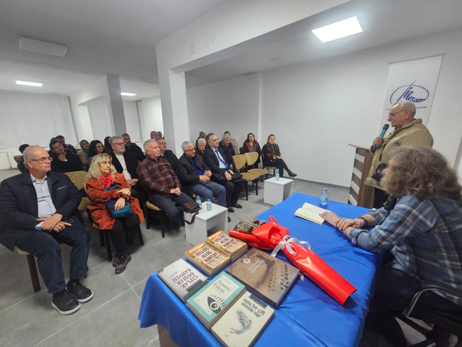 Karamanda Sanat Dolu Gece Durmus Ali Gultekin Sevenleriyle Bulustu (2)