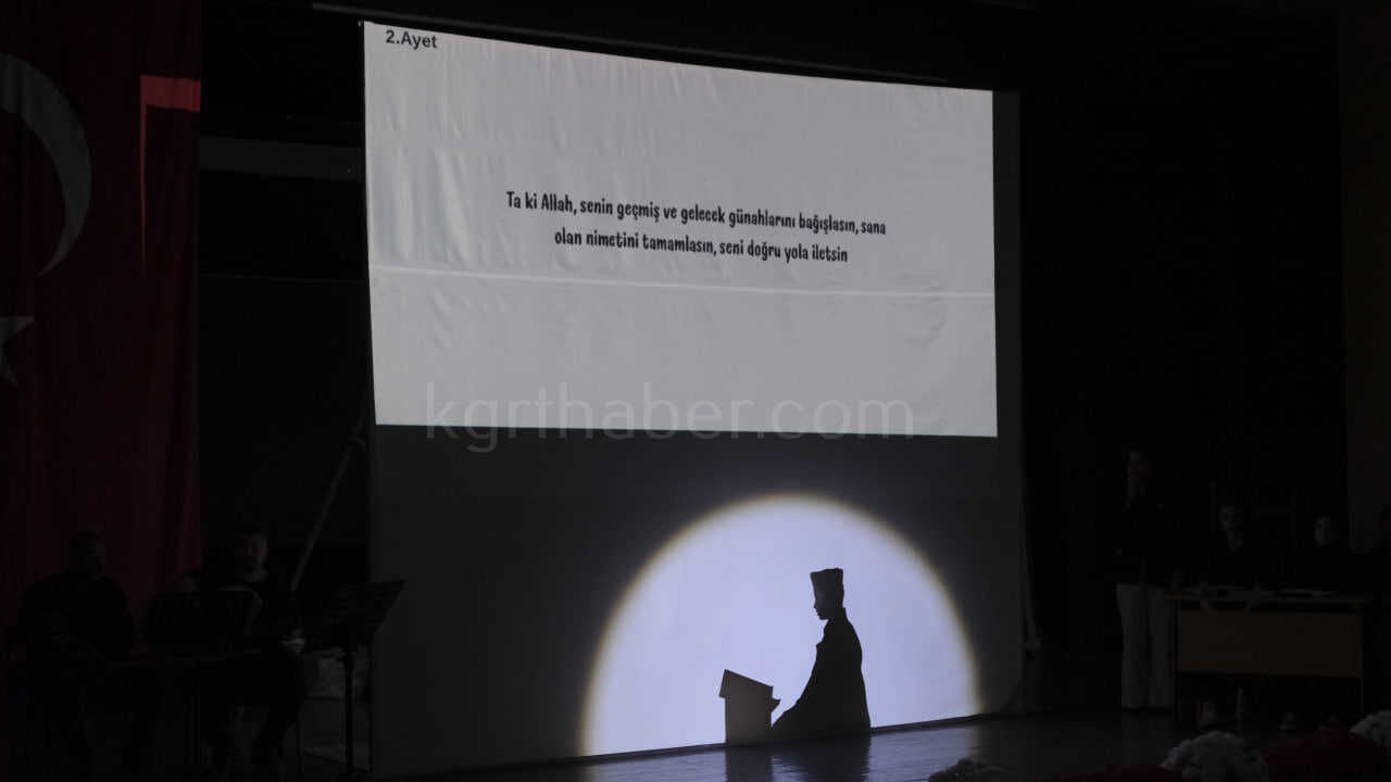 Karamandaki Canakkale Etkinligi Ayakta Alkislandi2