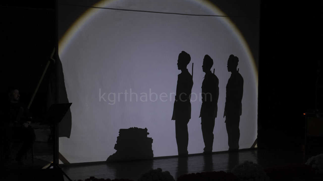 Karamandaki Canakkale Etkinligi Ayakta Alkislandi9