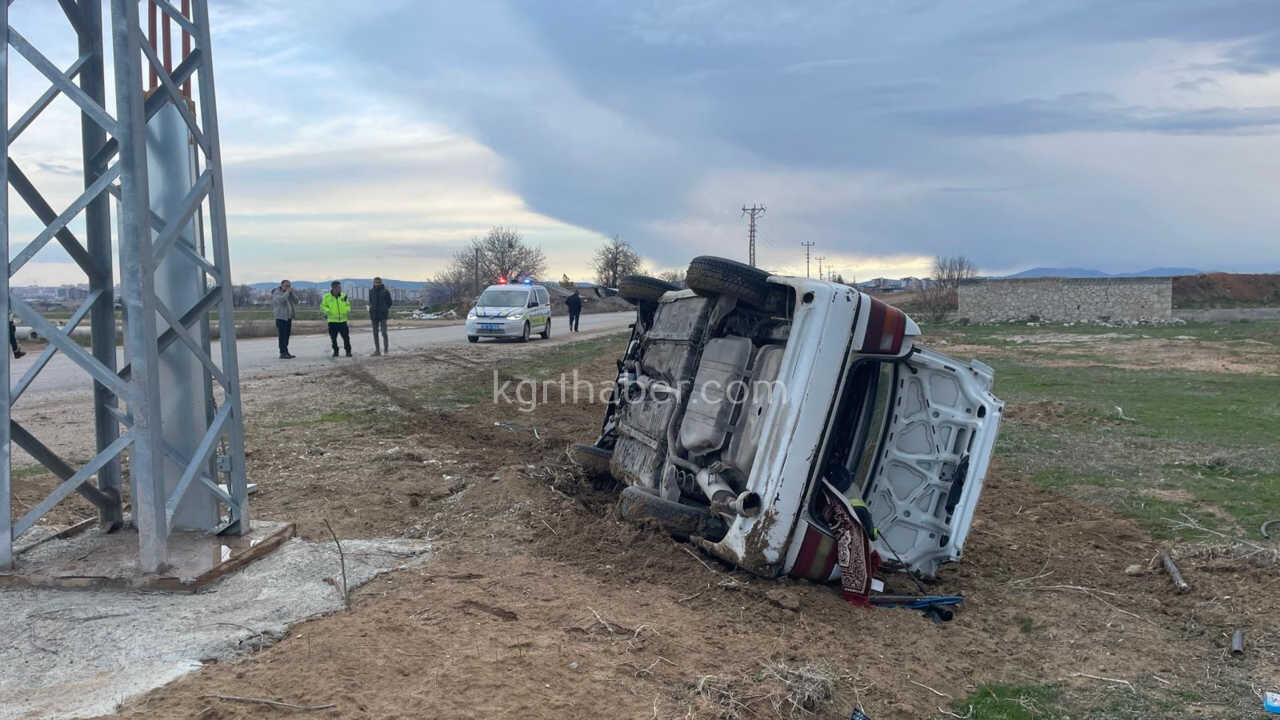 Kontrolden Cikan Otomobil Sarampole Devrildi 5 Kisi Yara Almadan Kurtuldu8