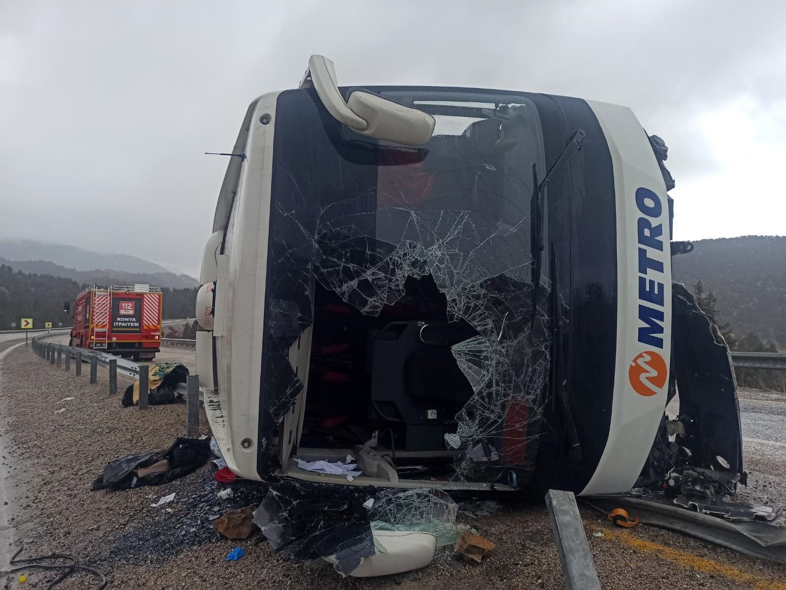 Konyada Yolcu Otobusu Devrildi Cok Sayida Yarali Var (1)