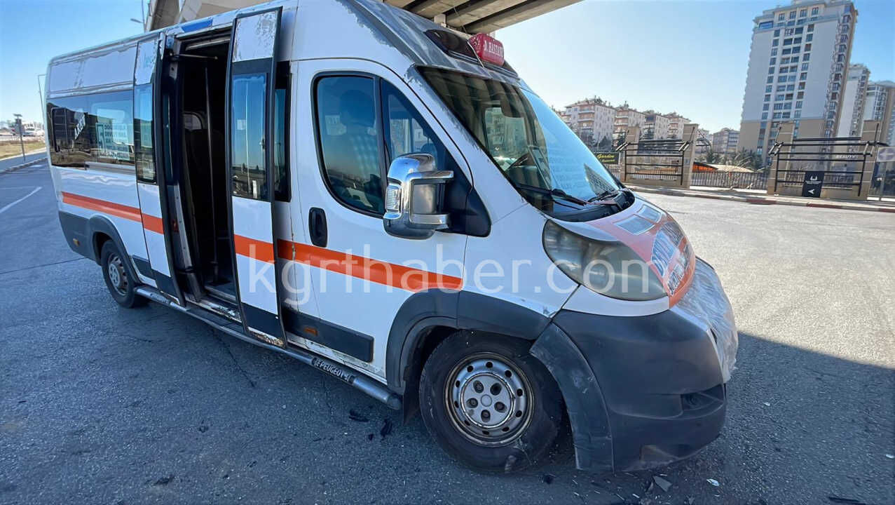 Koprulu Kavsakta Trafik Kazasi 2 Kisi Yaralandi4