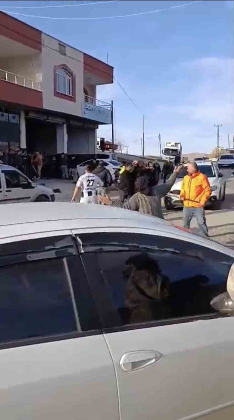 Mardinde Alacak Verecek Kavgasi Sopalar Konustu 7 Yarali (1)