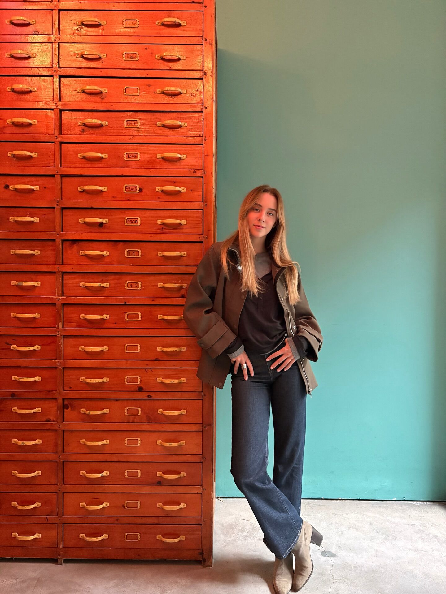 Mert Yazicioglunun Yeni Aski Zeynep Artukmac Bakin Kim Cikti (1)