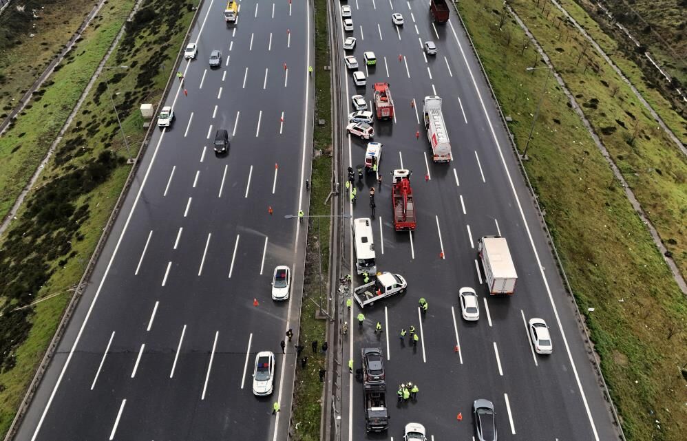 Polis Servis Minibusu Kaza Yapti 1 Polis Sehit Oldu 16 Polis Yaralandi1