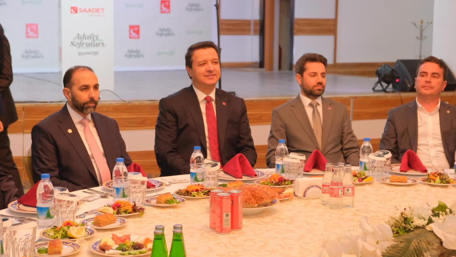 Saadet Partisi Genel Baskani Arikan Turkiye Ve Bolge Olaganustu Donemden Geciyor (9)