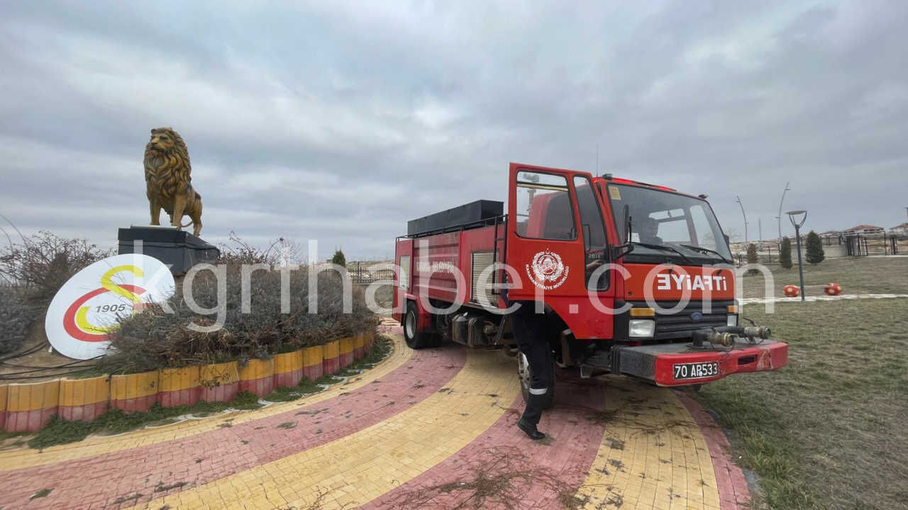 Taraftar Parkindaki Yangin Itfaiye Ekiplerince Sonduruldu3