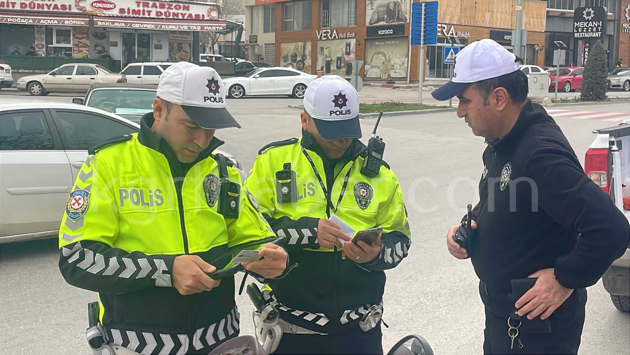 Trafik Denetimlerinde 4 Surucuye 101 Bin 219 Lira Ceza0