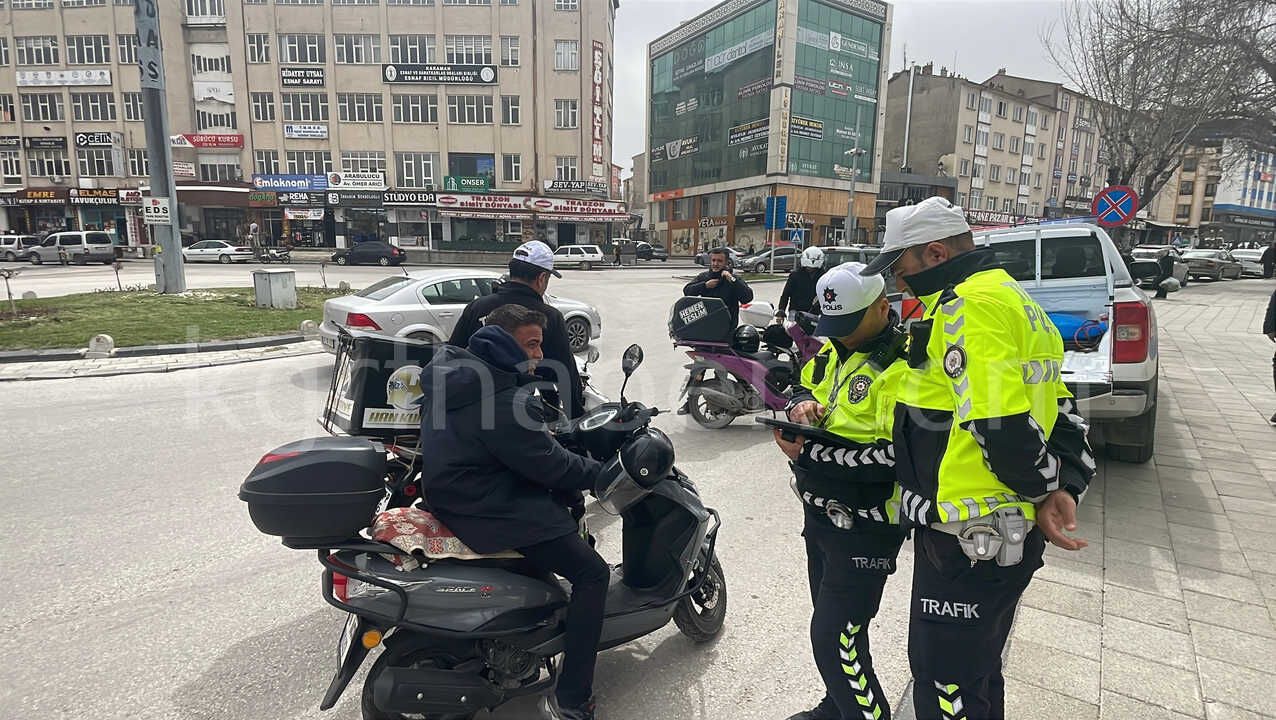 Trafik Denetimlerinde 4 Surucuye 101 Bin 219 Lira Ceza2