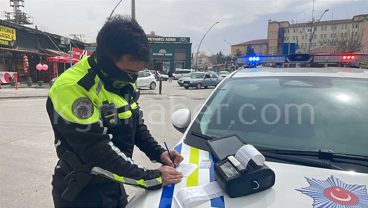 Trafik Denetimlerinde 4 Surucuye 101 Bin 219 Lira Ceza5