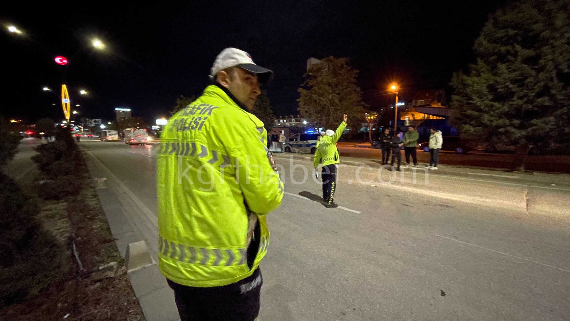 Universite Ogrencilerinin Korkulu Ruyasi Olan Caddede Yine Kaza 1 Agir Yarali15