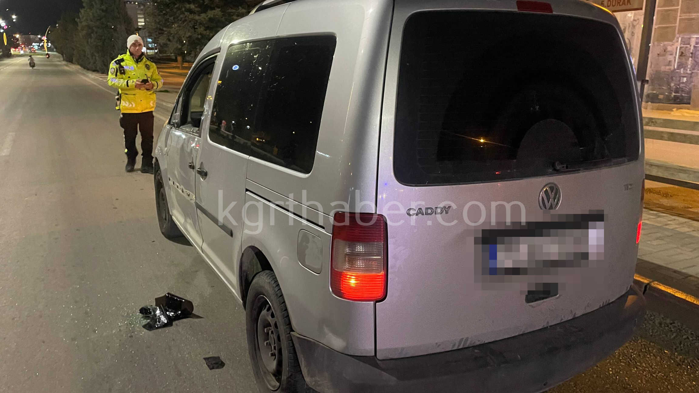 Universite Ogrencilerinin Korkulu Ruyasi Olan Caddede Yine Kaza 1 Agir Yarali8