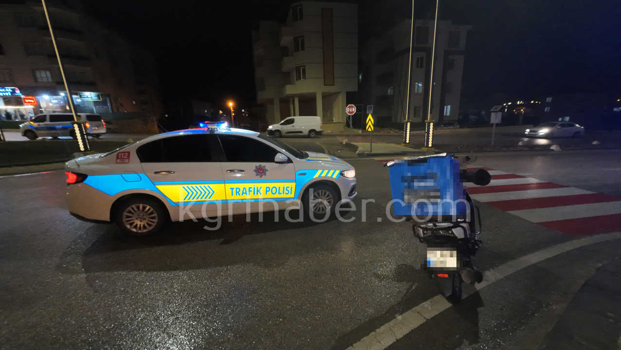 Yagisli Havada Kontrolden Cikan Motosiklet Devrildi 1 Yarali0