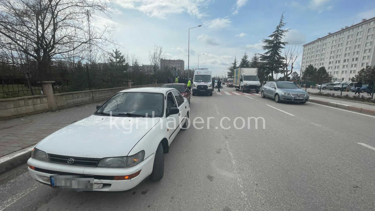 Yol Vermek Icin Duran Otomobile Motosiklet Carpti1 Yarali0