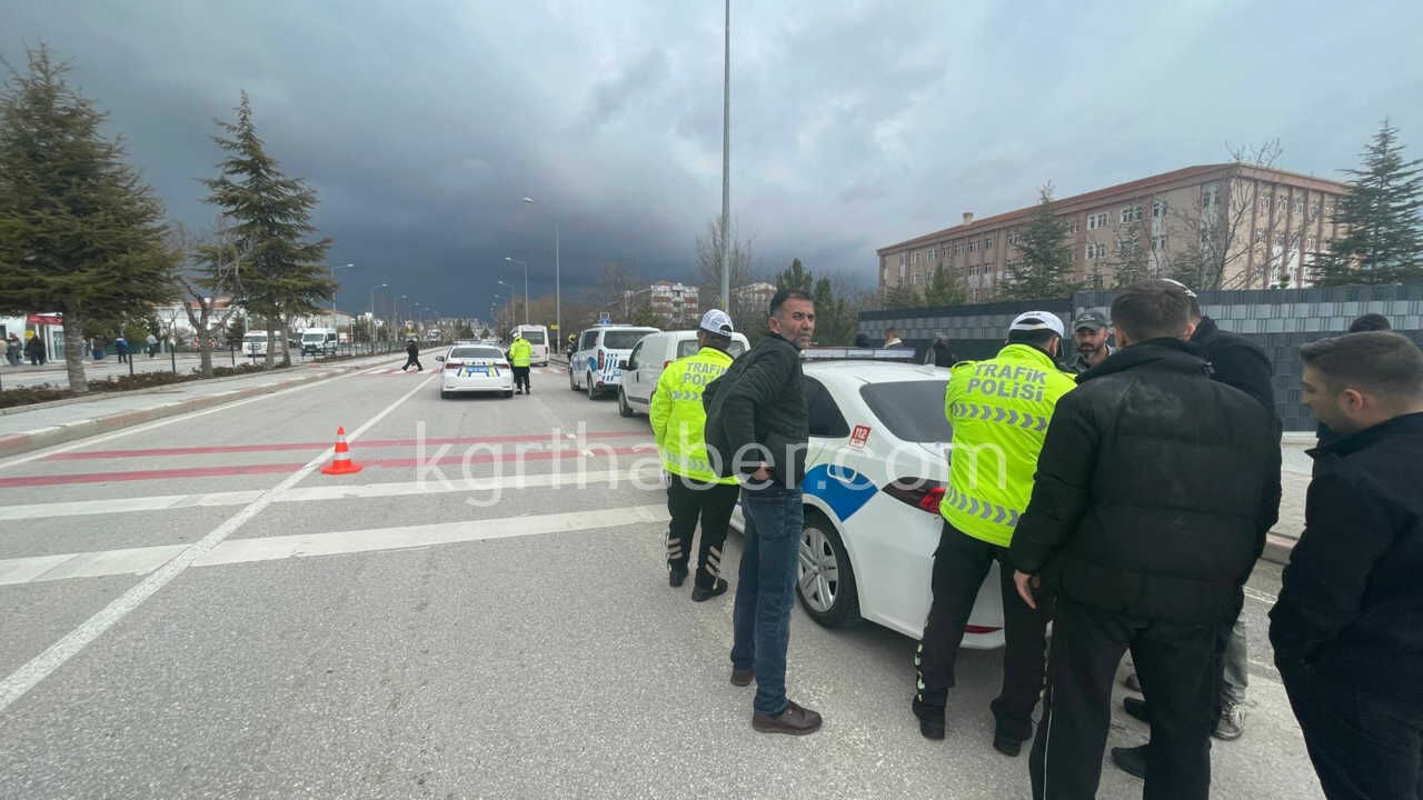 Yol Vermek Icin Duran Otomobile Motosiklet Carpti1 Yarali10