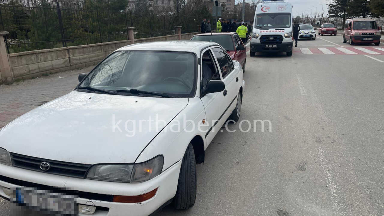 Yol Vermek Icin Duran Otomobile Motosiklet Carpti1 Yarali2