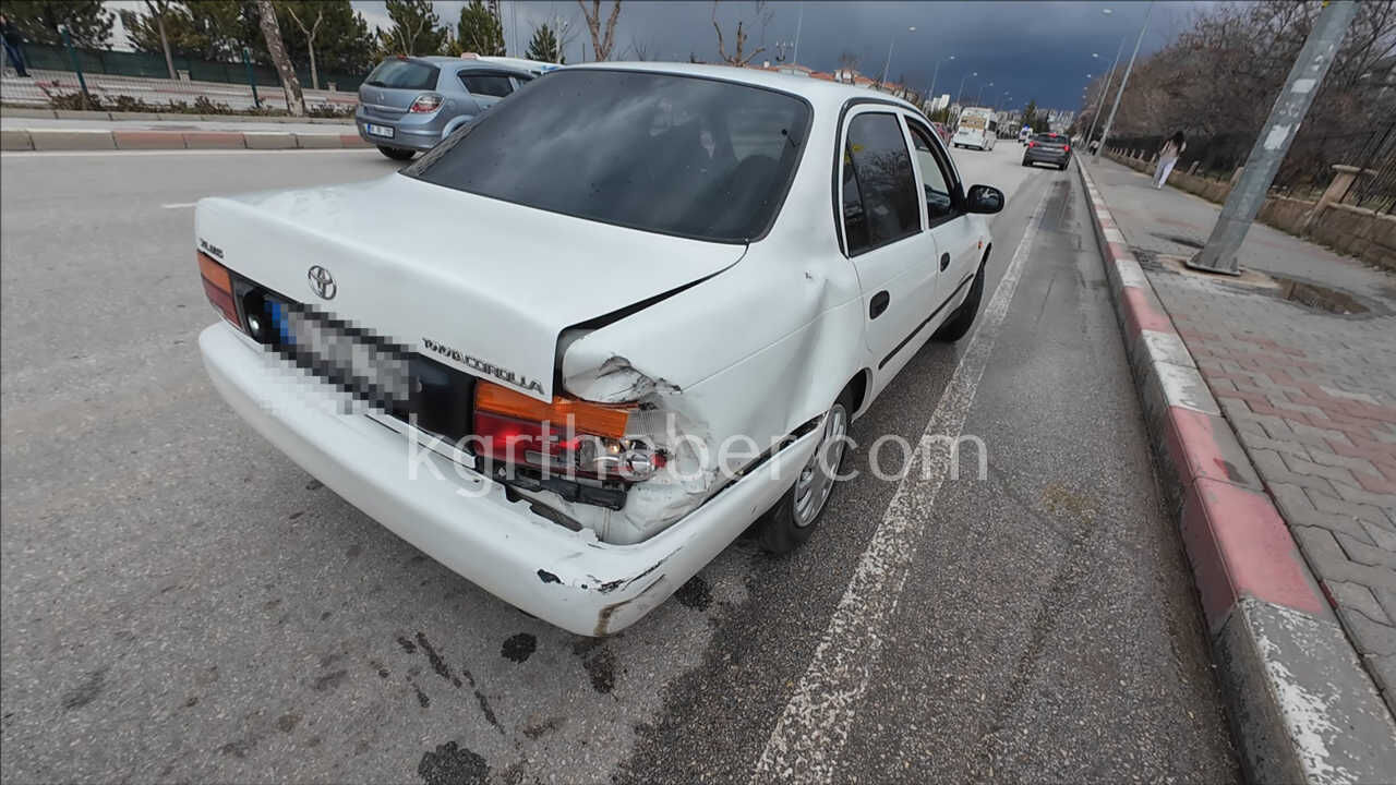 Yol Vermek Icin Duran Otomobile Motosiklet Carpti1 Yarali5