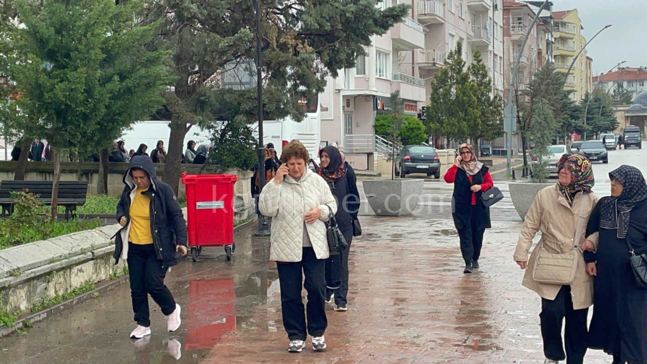 Alanyali Turist Kafilesi Yagmura Ragmen Karamani Gezdi10