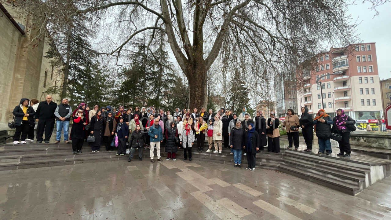 Alanyali Turist Kafilesi Yagmura Ragmen Karamani Gezdi3