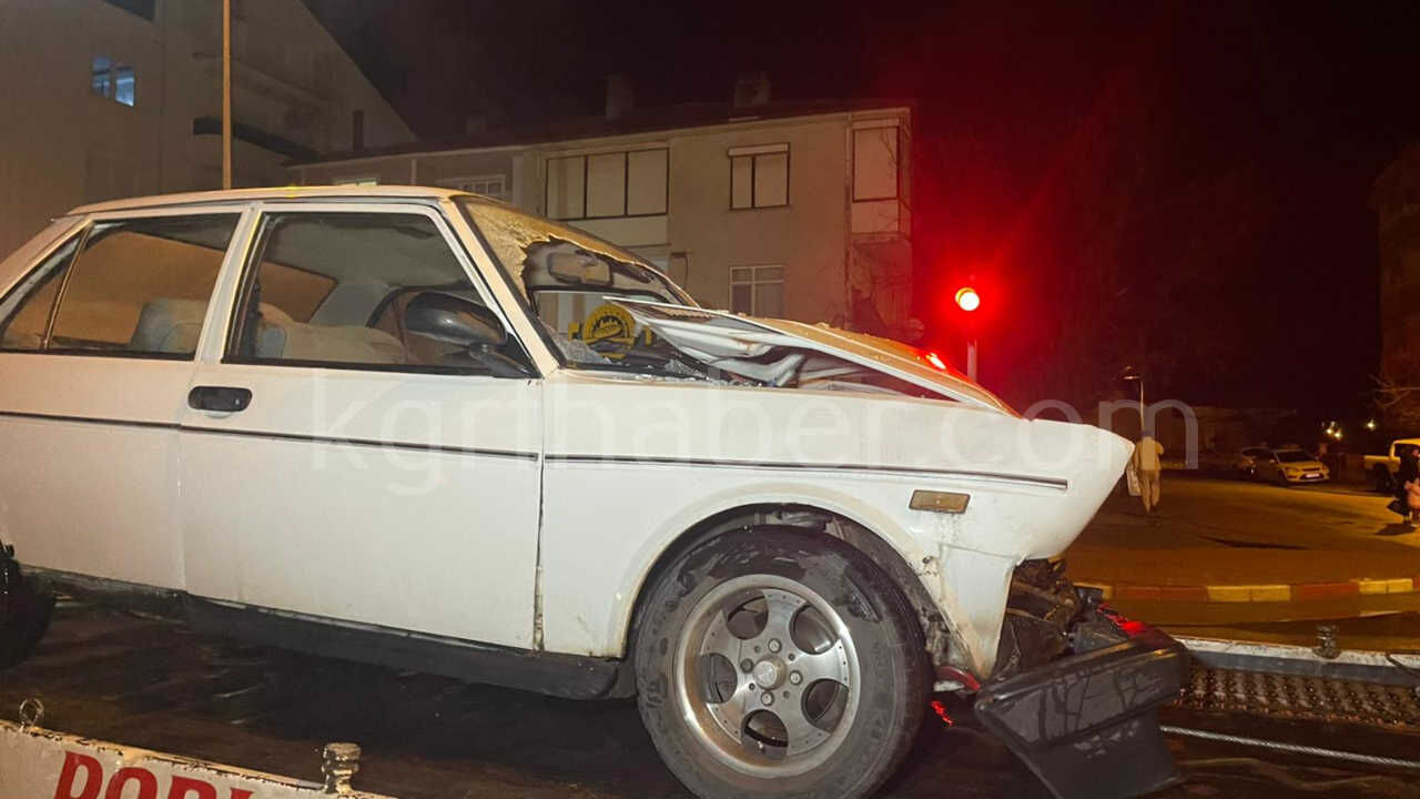Alkollu Surucu Trafik Isigindaki Araca Carpti 1 Yarali10