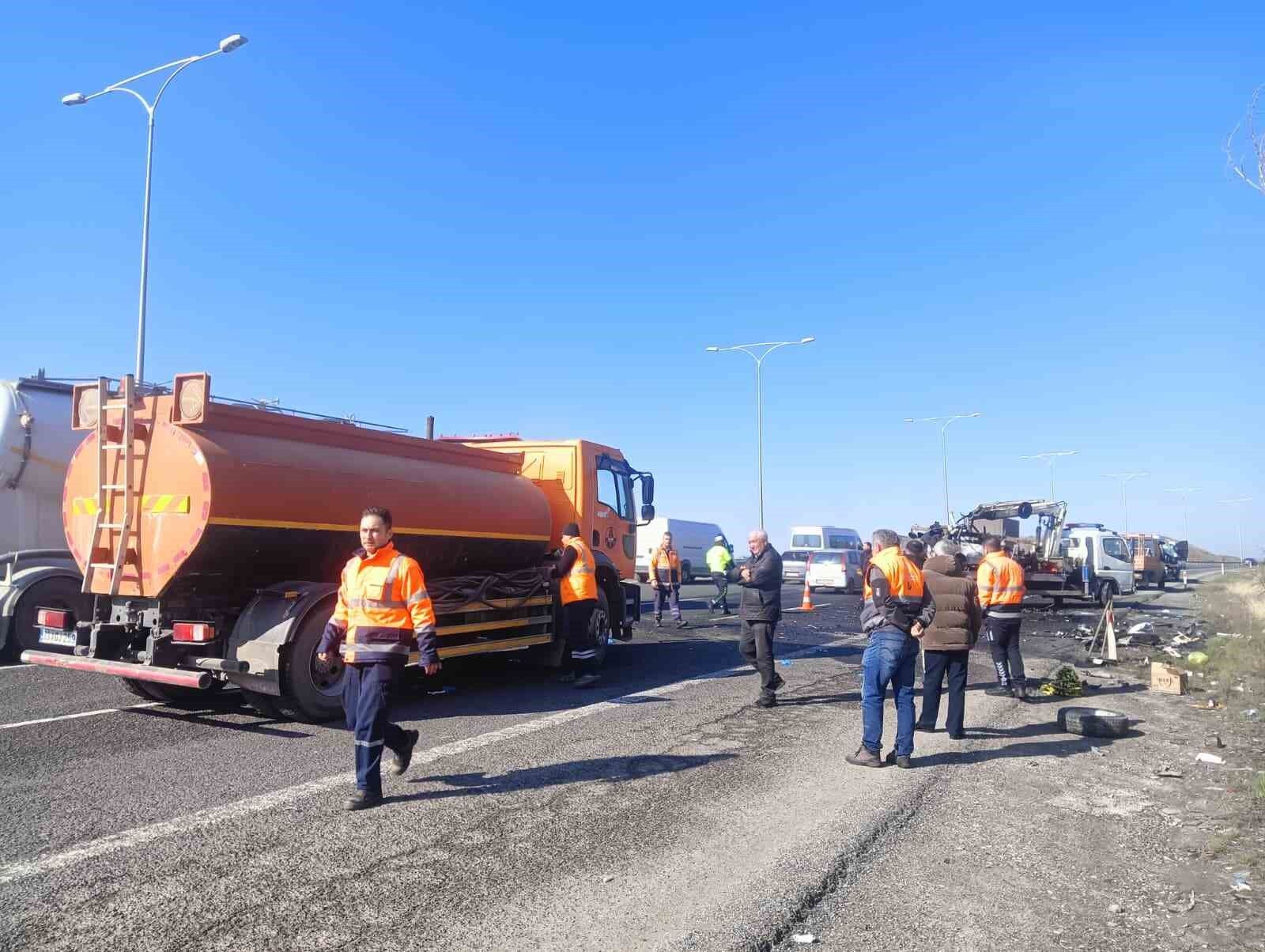 Ankarada Feci Kaza 5 Kisi Hayatini Kaybetti (1)