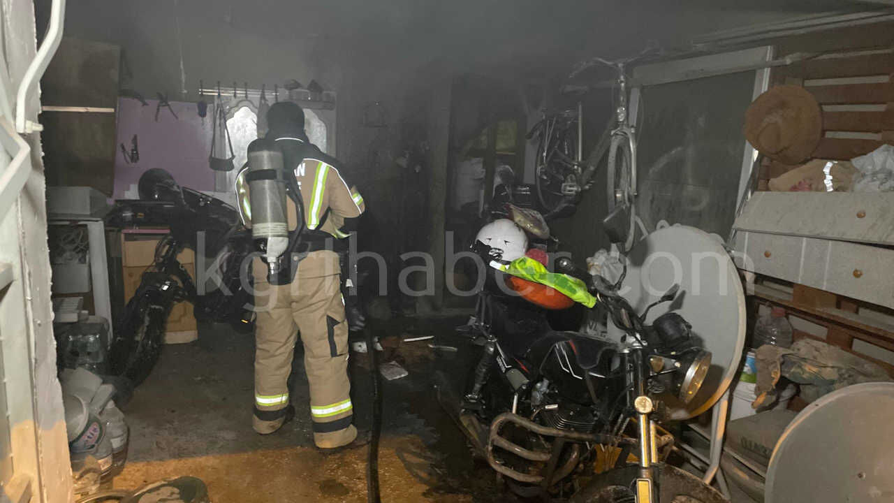Bodrum Katindaki Prizden Cikan Yangini Itfaiye Sondurdu4