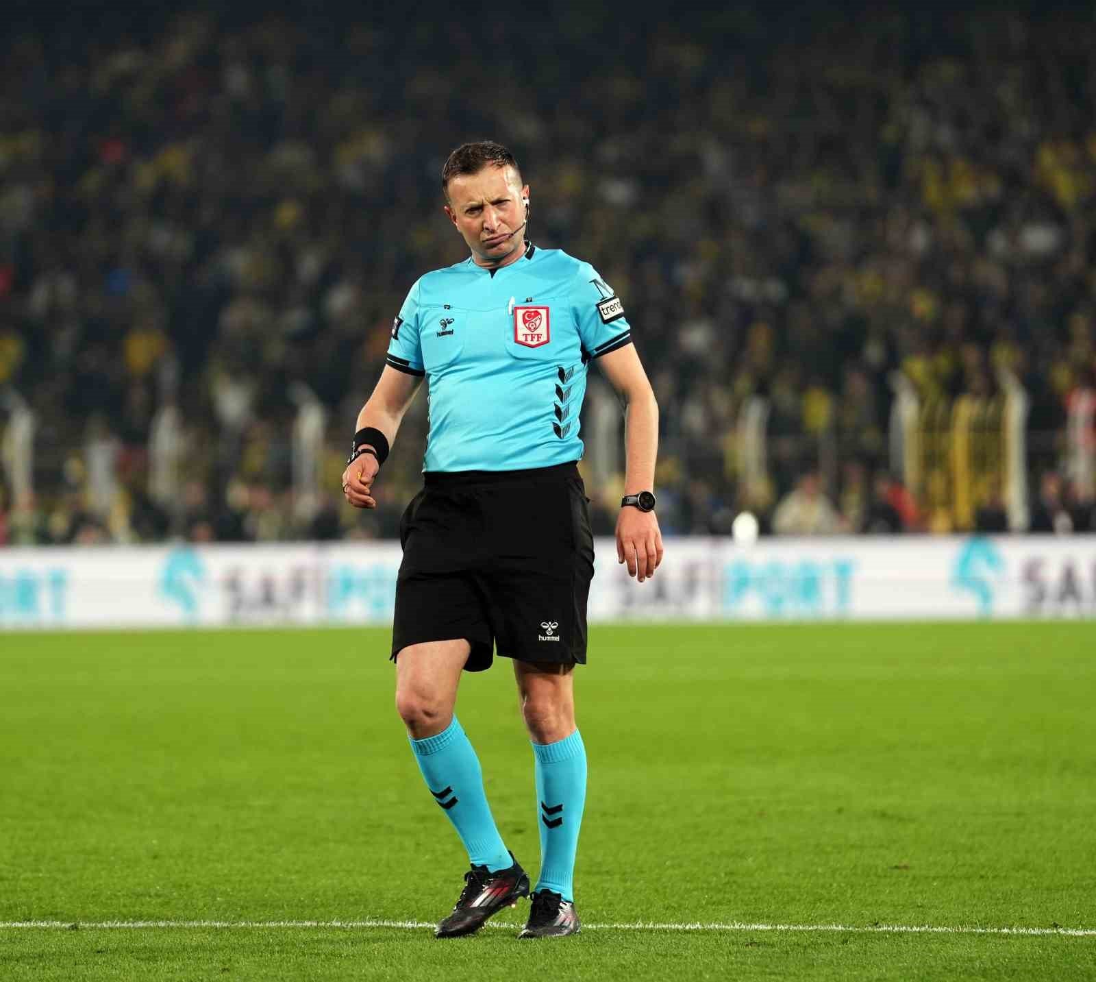 Derbinin Hakemi Yasin Kol Oldu Galatasaraydan Sert Tepki (1)