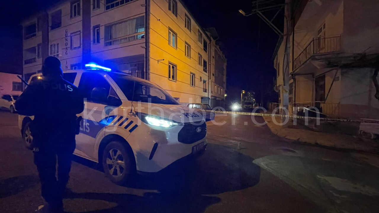 Gece Yarisi Tufekle Ates Actilar Apartman Ve Otomobil Zarar Gordu10