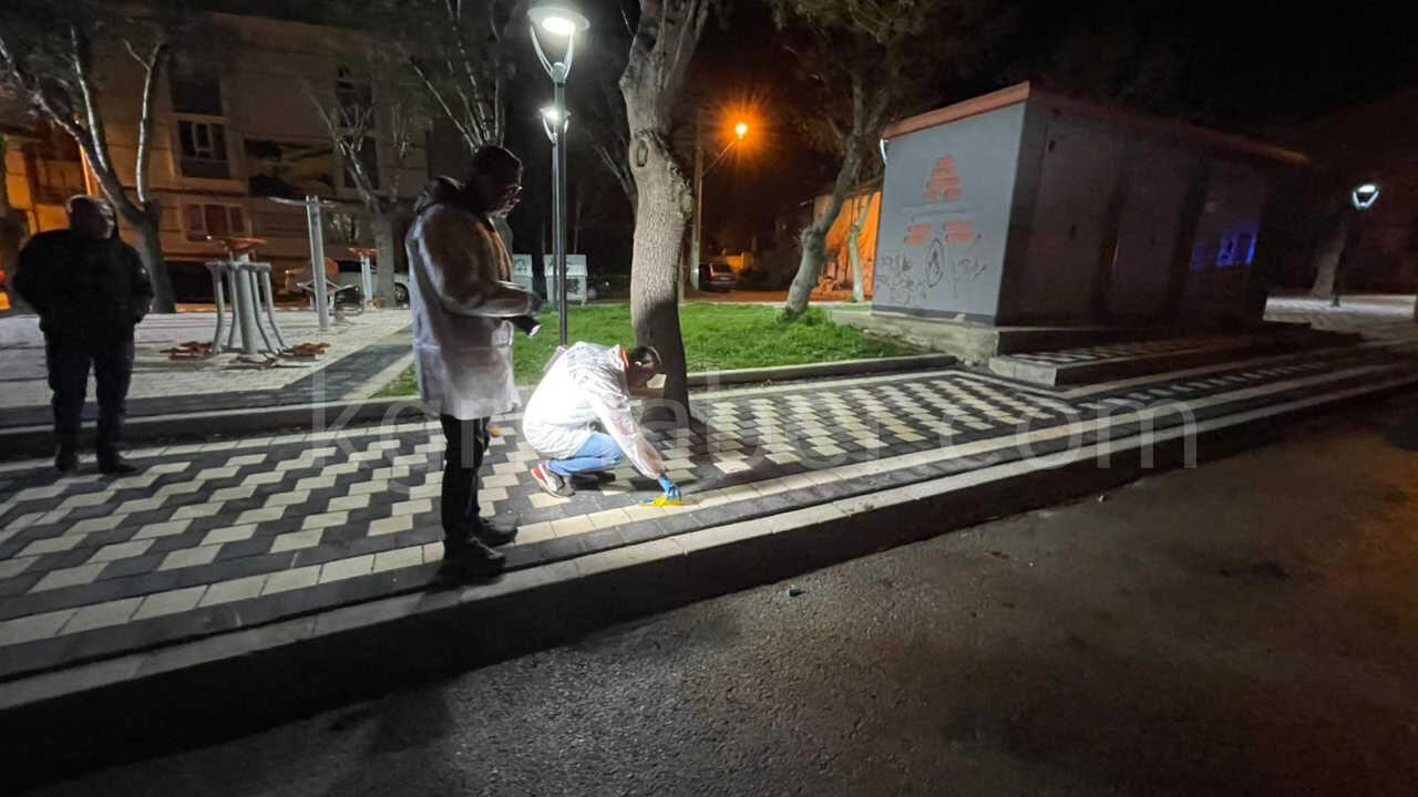 Gece Yarisi Tufekle Ates Actilar Apartman Ve Otomobil Zarar Gordu5